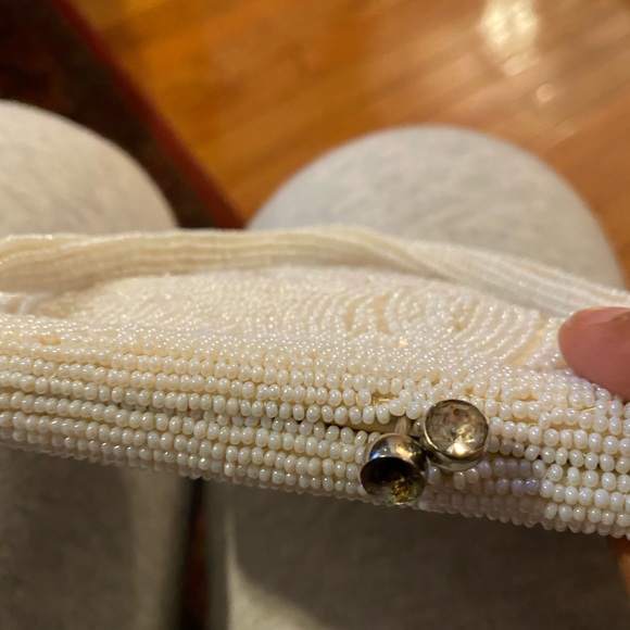 Beaded handbag with handle - Picture 3 of 5